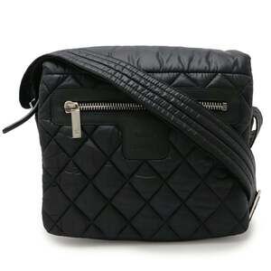 CHANEL Black Leather Shoulder Bag
